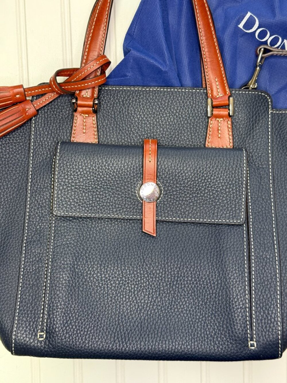 Dooney & Bourke Cambridge East West Shopper Navy Leather Tote Bag NWOT - Picture 2 of 9